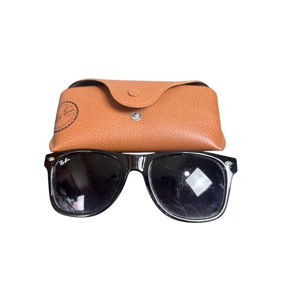 Ray-Ban Wayfarer Black Sunglasses W/ Case - Picture 1 of 7